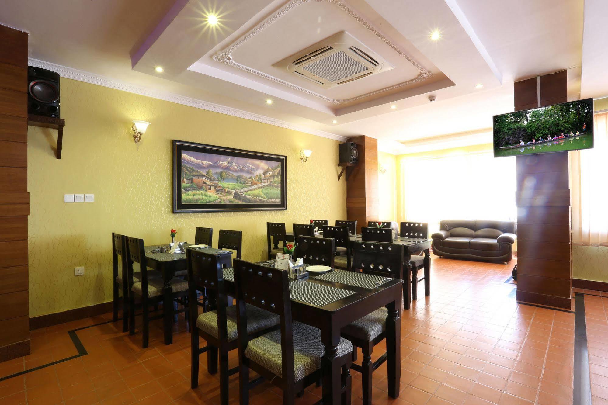 Hotel Pokhara Goodwill Екстериор снимка